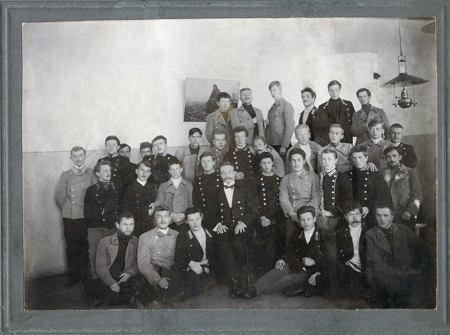 . LXIX Выпускъ СПБ. Духовной Семинарiи 1902 - 1908 г.. img1795_24,2х19,2_17,2х12,2_work.jpg Группа студентовъ VI курса СПБ Духовной Семинарiи. Съ любимымъ преподавателемъ Влад. Васильевичемъ Успенскимъ 1907г. 17/X.