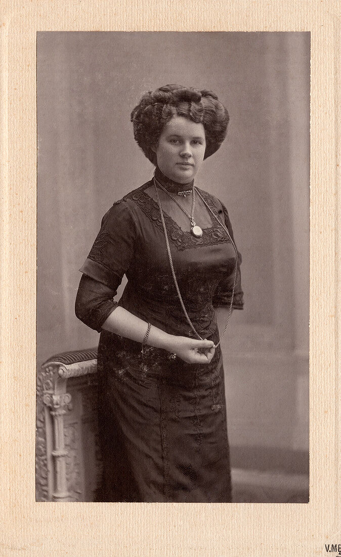 Портретъ дамы.   Кабинетъ портретъ. (Собранiе А.Л. Красоткина. Томъ XX).