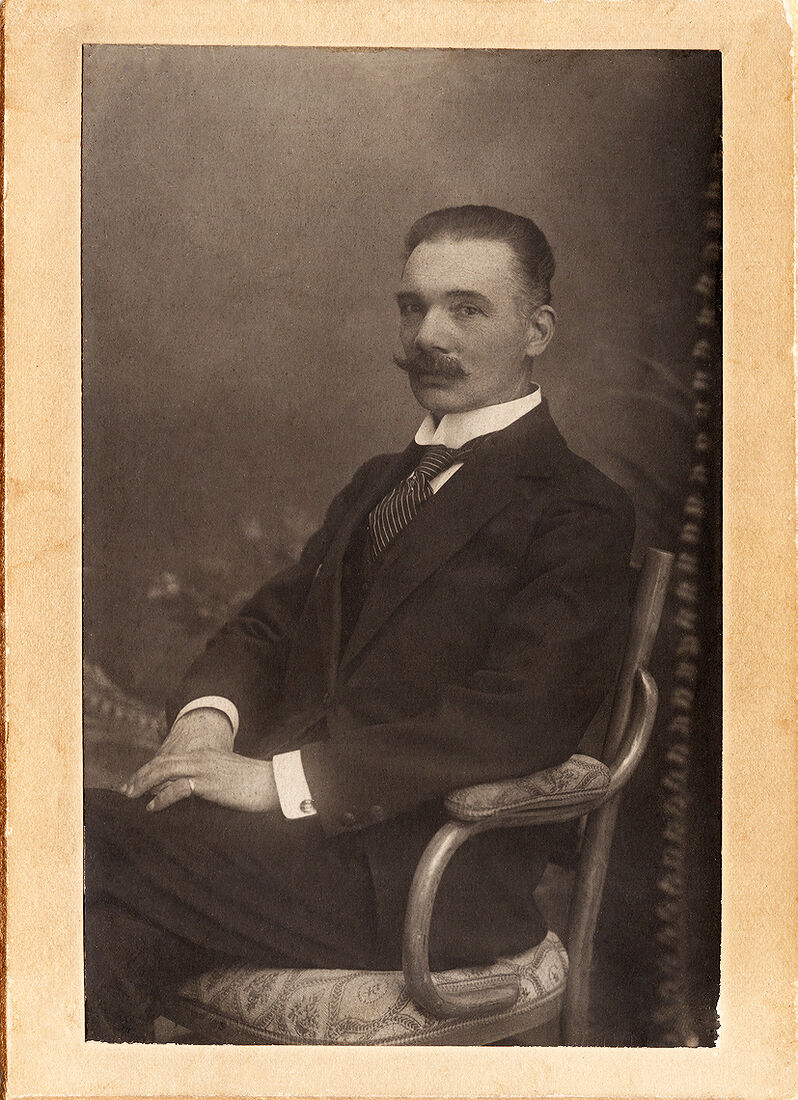 . Male Portrait. img1722_2_work.jpg Музыкантъ Николай Николаевичъ Рафанскiй На оборотной сторонѣ: Дорогому сыну Отец. (Собранiе А.Л. Красоткина. Томъ XX).